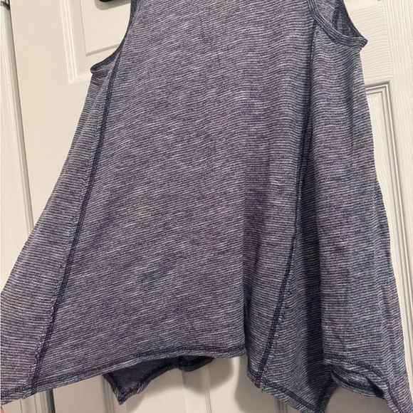 Flowy Dark Blue Striped Sleeveless Top Large - Picture 3 of 6